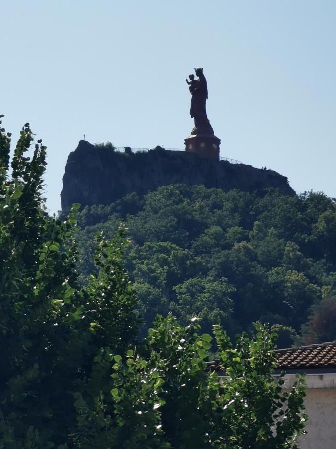 Chambre Privee Dans Appart Partage, Centre Ville, Avec Vue Sur Les Monuments Le Puy-en-Velay Екстериор снимка